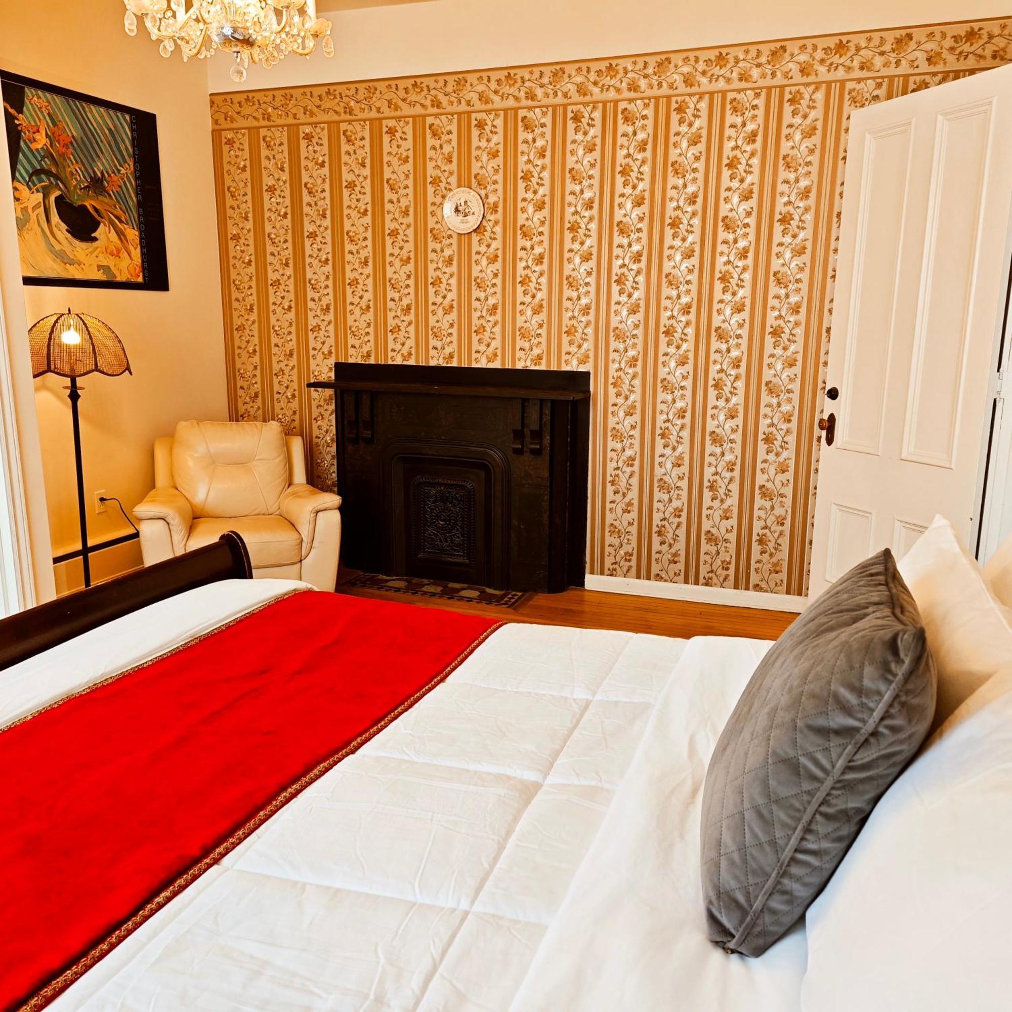 Bed and Breakfast Andy'S Blue House à Charlottetown Extérieur photo